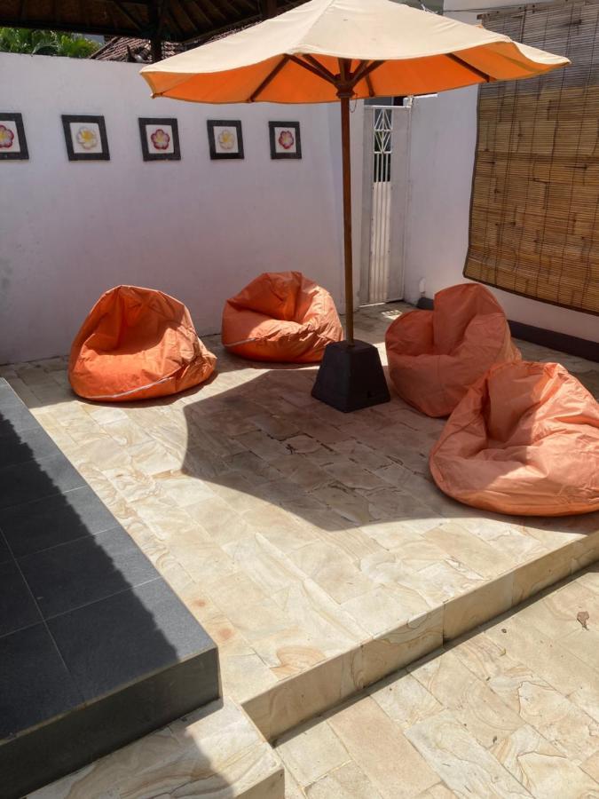 Villa Agung Beach Inn Lovina Eksteriør bilde